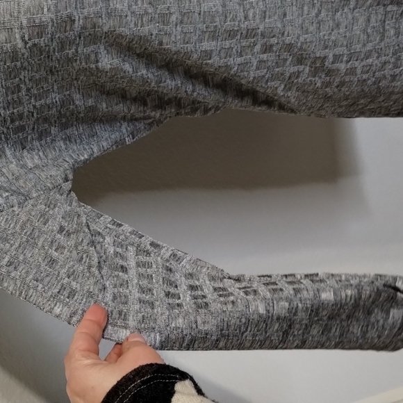 Zara W&B blouse top gray square Texture 3/4 sleeve size medium - Picture 5 of 10